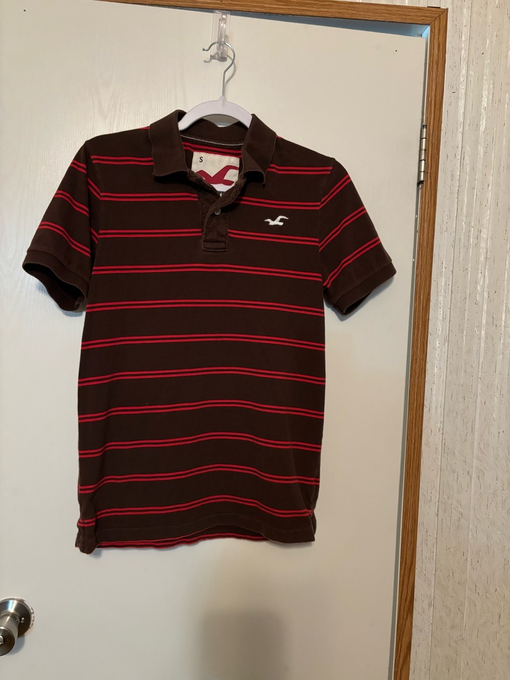 Hollister Men’s Brown Polo Shirt with Red Stripes